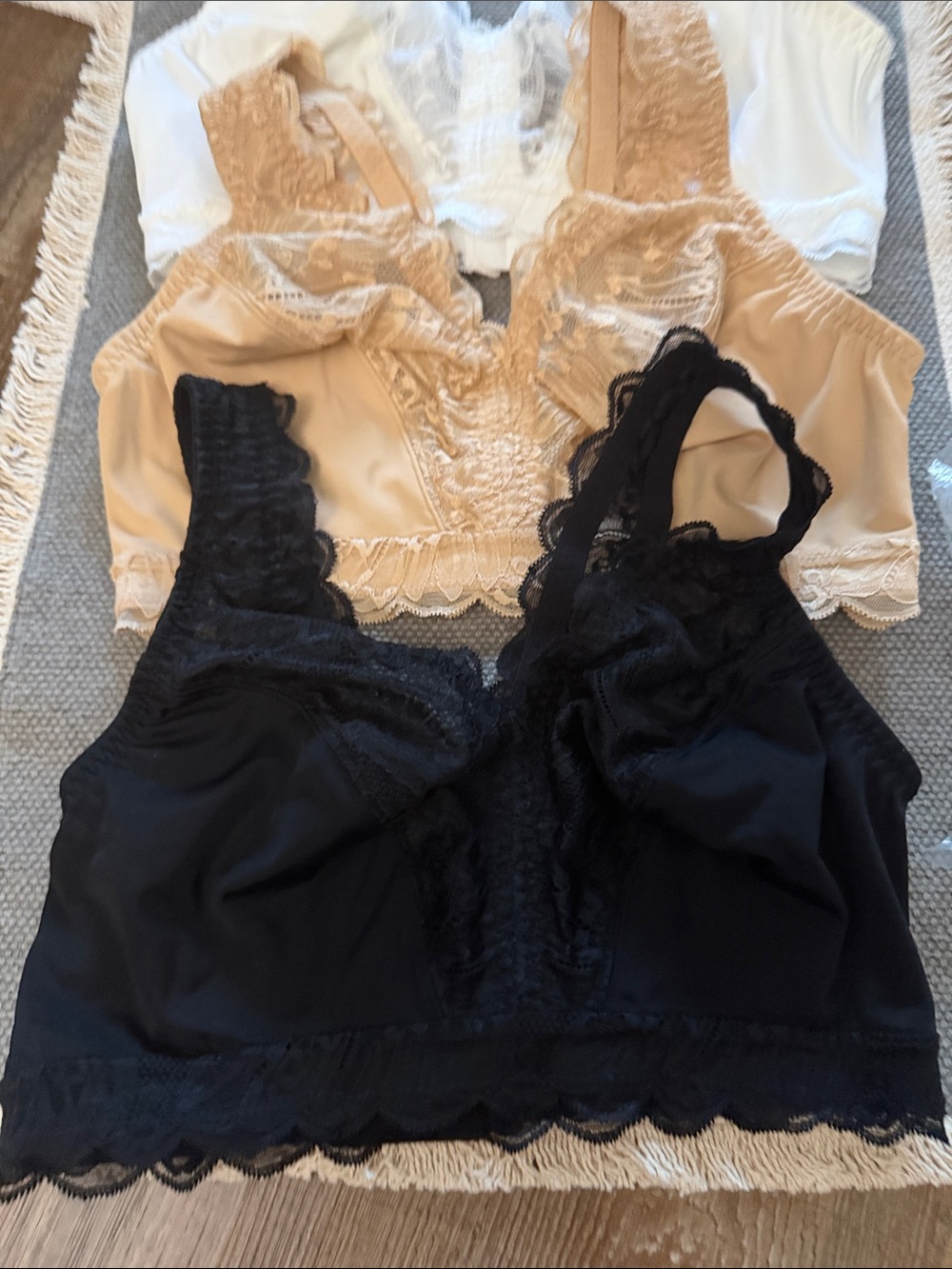 Breezies soft support Lace Trim Bralette Top - White, Nude, Black small - Picture 2 of 13